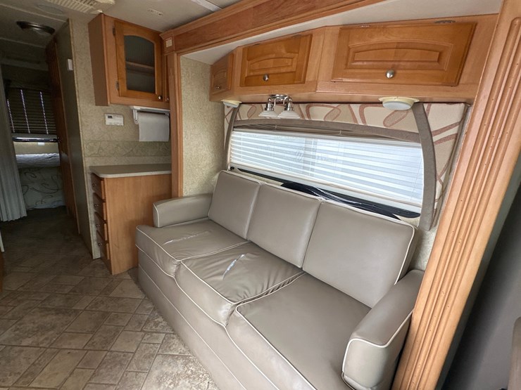 2008-ford-e450-image-8