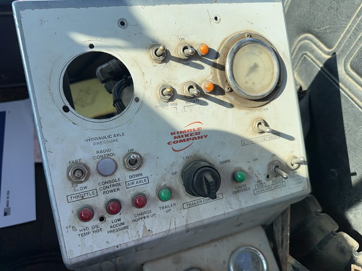1996-mack-rd688c-cement-truck-image-54