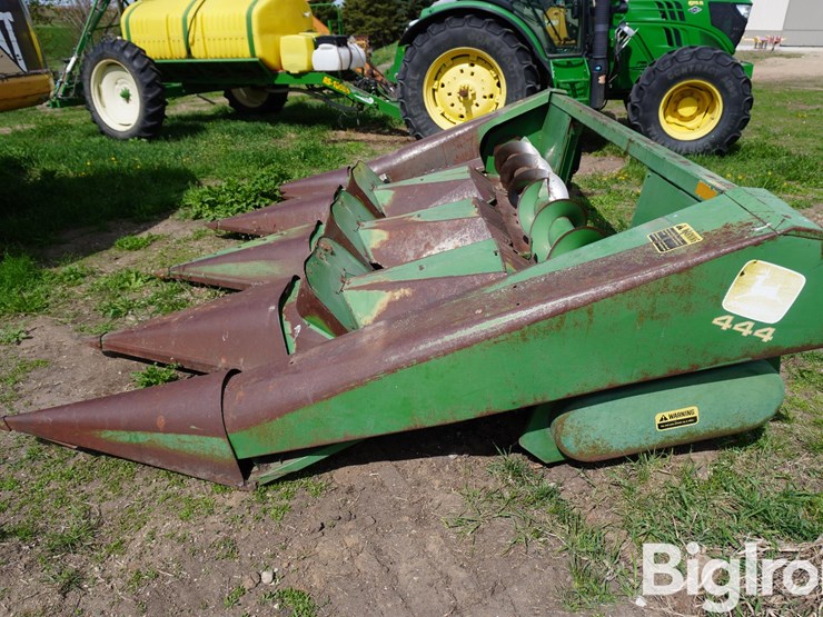 john-deere-444-image-8