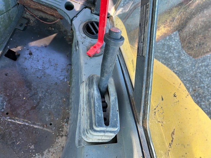 new-holland-lb95b-image-36