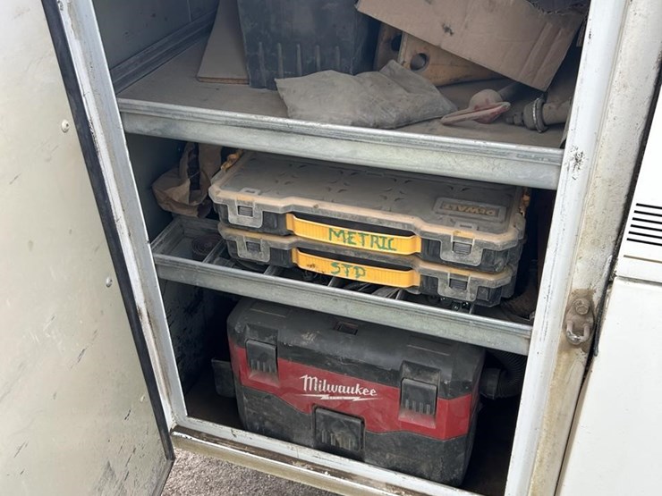 2001-gmc-3500-image-24