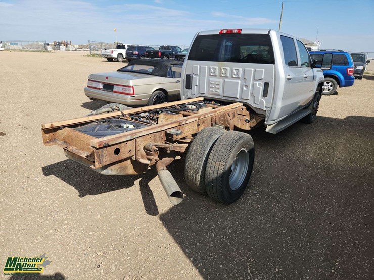 2015-gmc-sierra-3500hd-image-3