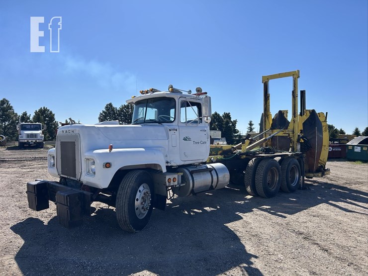 1973-mack-rl786lst-4401-image-1