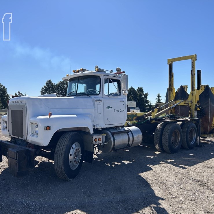 1973 MACK RL786LST 4401