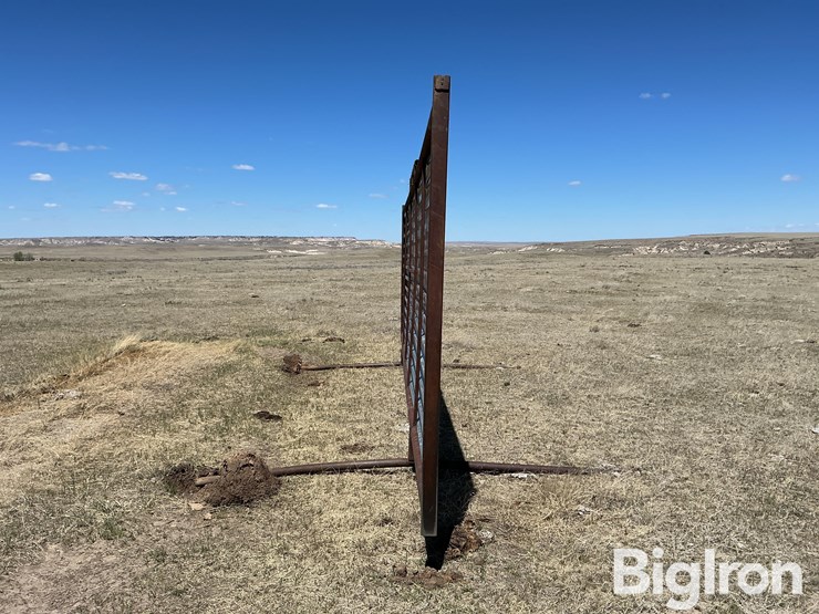 portable-free-standing-wind-break-panel-image-4