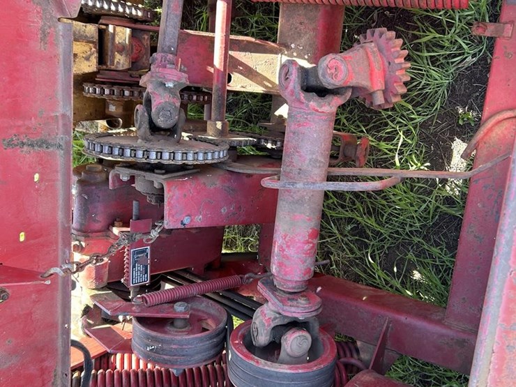 new-holland-892-image-22