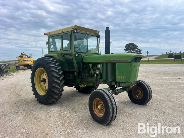 1972-john-deere-4320-image-3