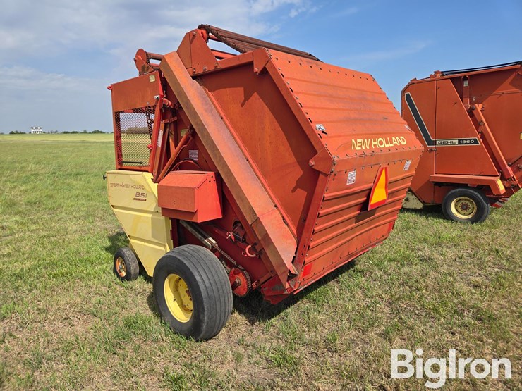 new-holland-851-image-7