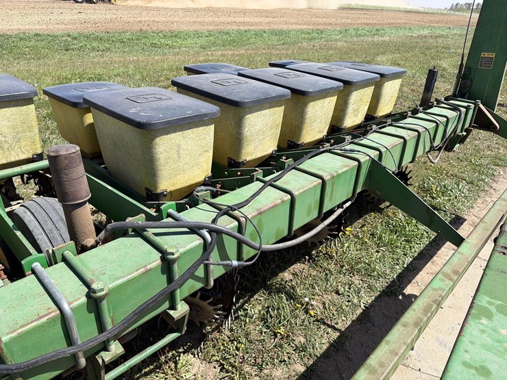 john-deere-7000-image-5