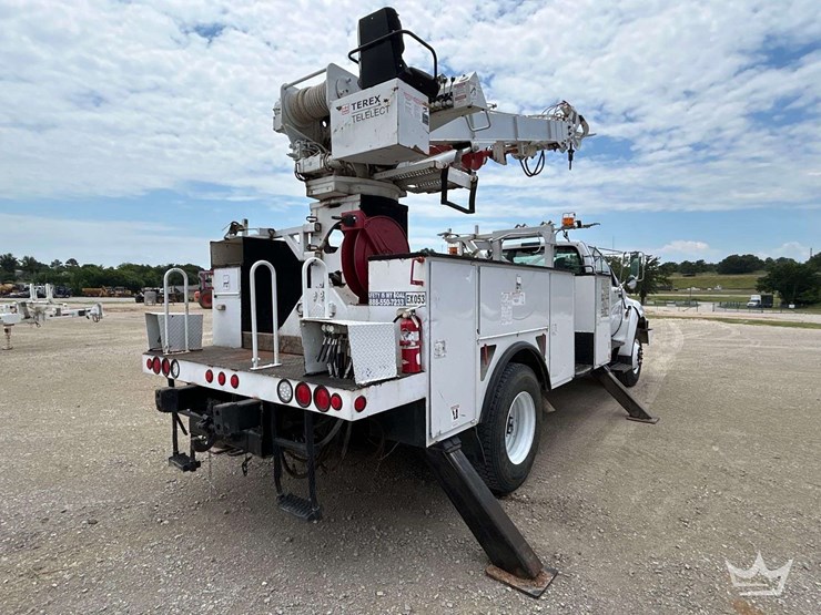 2011-ford-f750-image-3