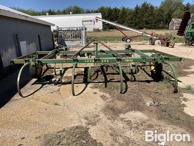john-deere-1610-image-6