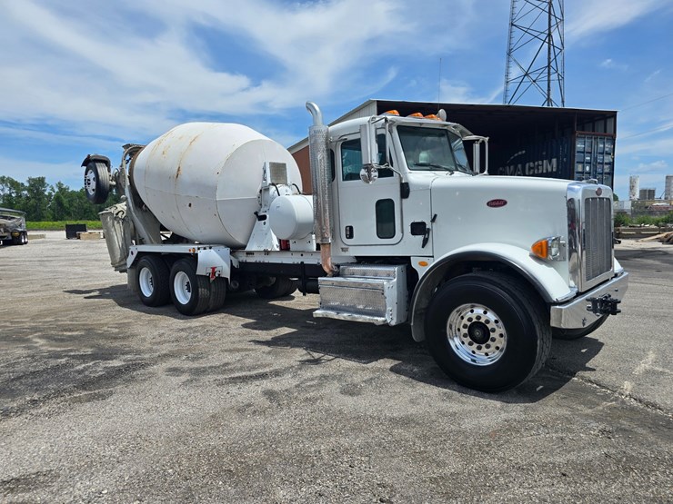 2014-peterbilt-365-image-41