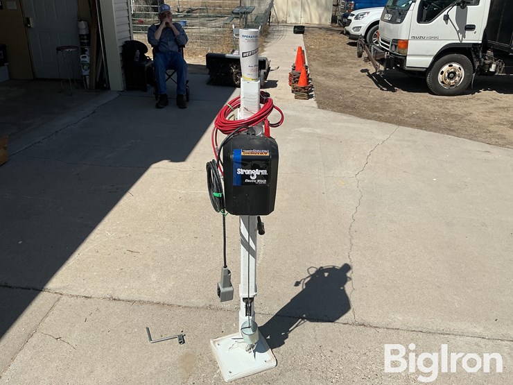 strong-arm-p10-dc-electric-winch-on-coleman-crane-image-4