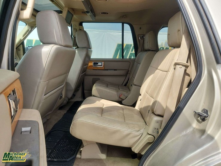 2008-lincoln-navigator-image-14