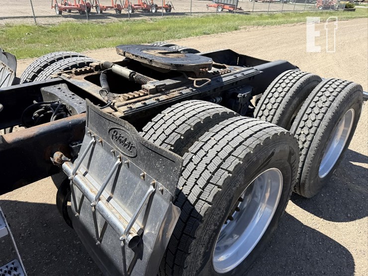 2009-peterbilt-386-image-44
