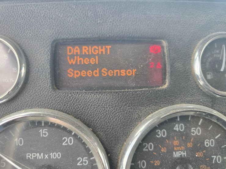 2013-peterbilt-388-image-72