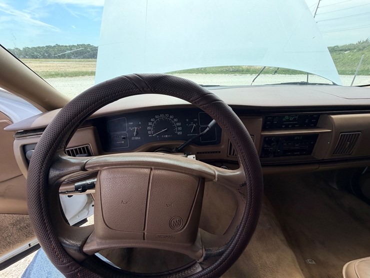 #24067-•-1994-buick-roadmaster-passenger-car-image-45