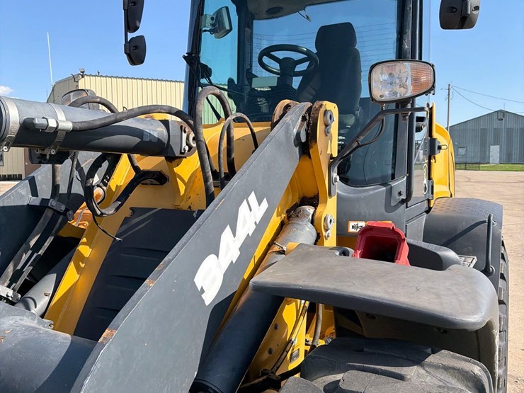 deere-344l-image-24