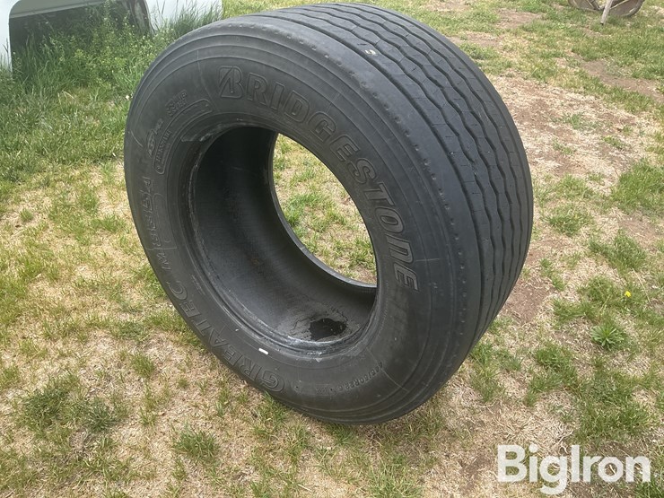 bridgestone-445/50r22.5-truck-tires-image-14