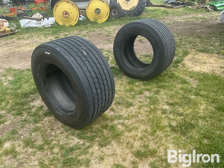 bridgestone-445/50r22.5-truck-tires-image-1