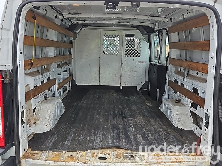 2015-ford-transit-image-10