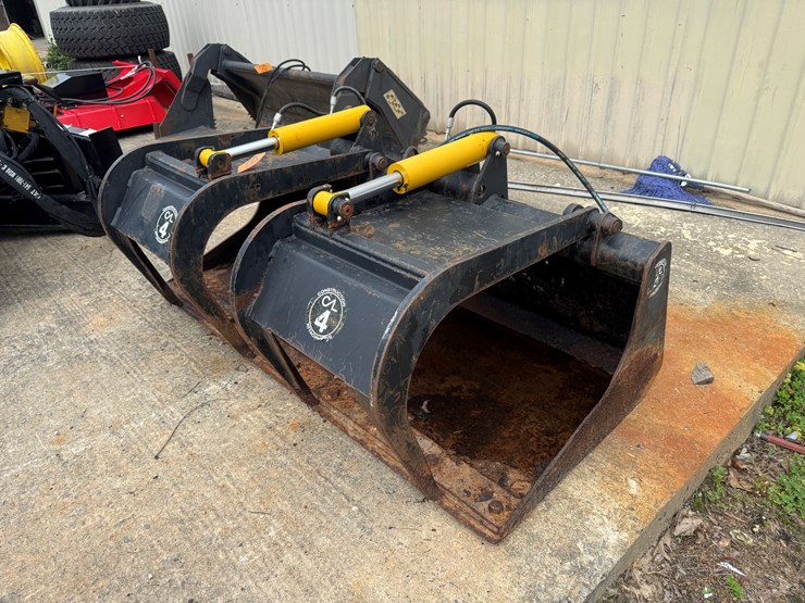 cl4-grapple-bucket-67"-fior-skid-steer-image-1