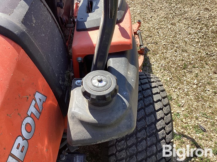kubota-zd326-image-12