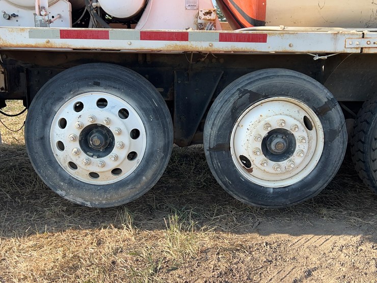 2001-mack-rd600-image-11