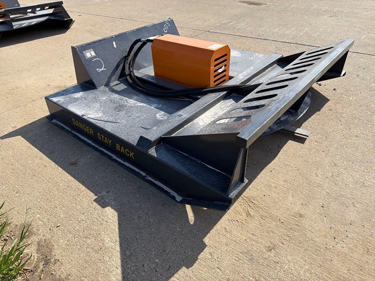 2025-wolverine-skidloader-72”-whirly-mower-image-2