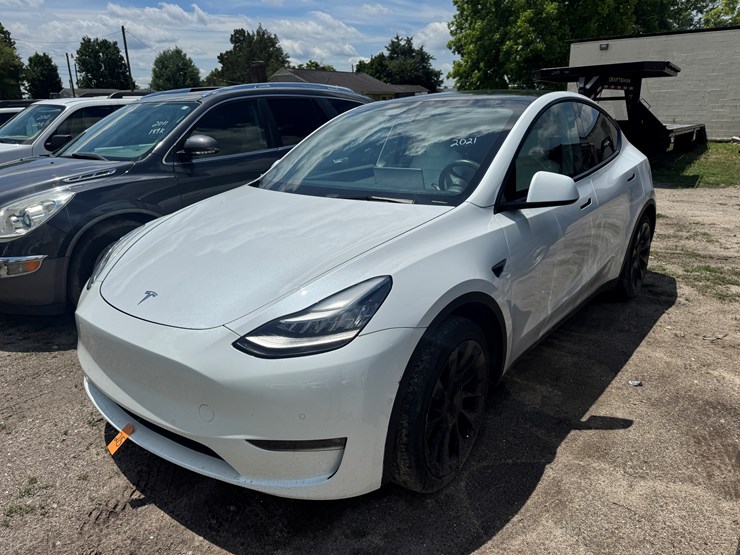 2021-tesla-model-y-4-door-sedan-ev-105,771-miles-showing---5yjygded1mf123170-image-1