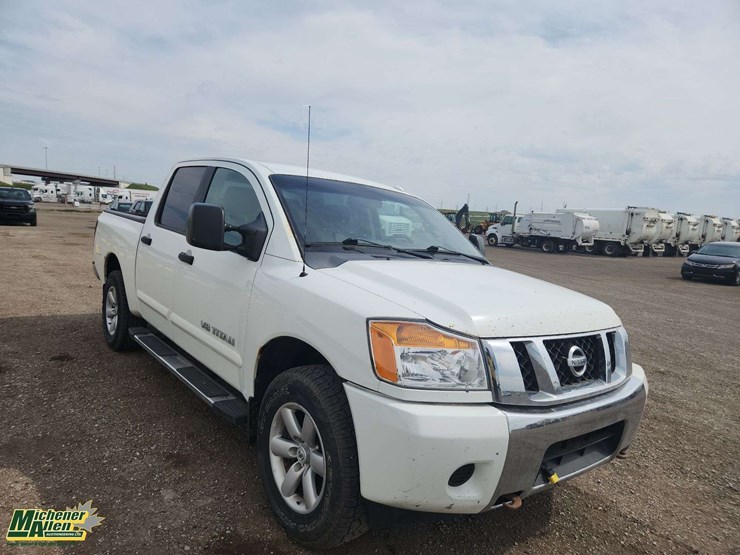 2013-nissan-titan-image-7