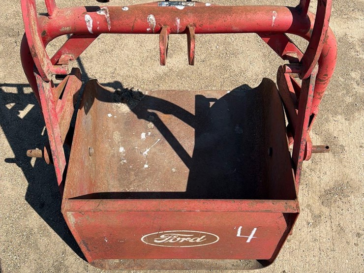 ford-26”-3pt-bucket-image-8