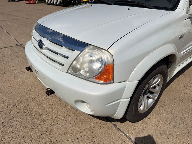 2004-suzuki-xl7-image-10