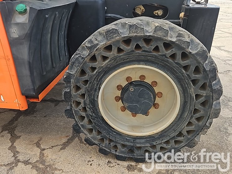 2016-jlg-g6-42a-image-11