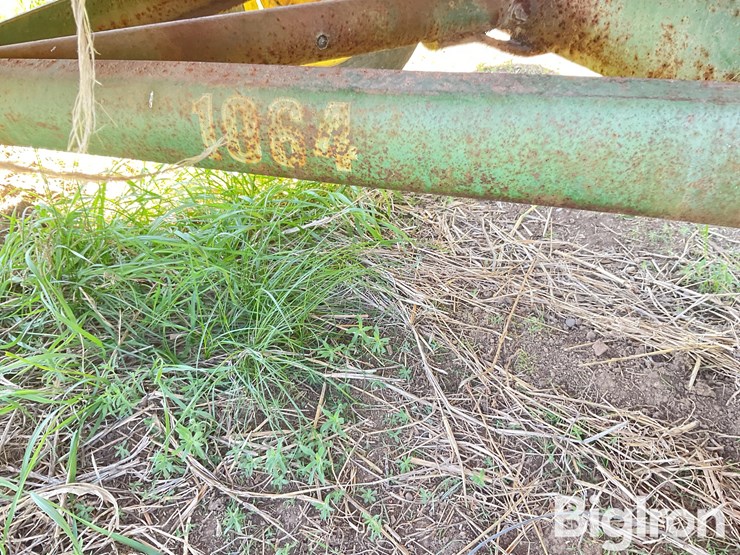 john-deere-1064-image-13
