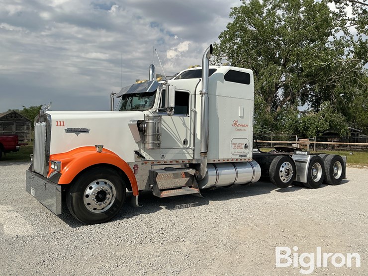 2005-kenworth-w900l-image-1