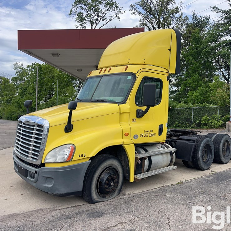 2016 FREIGHTLINER CASCADIA 125