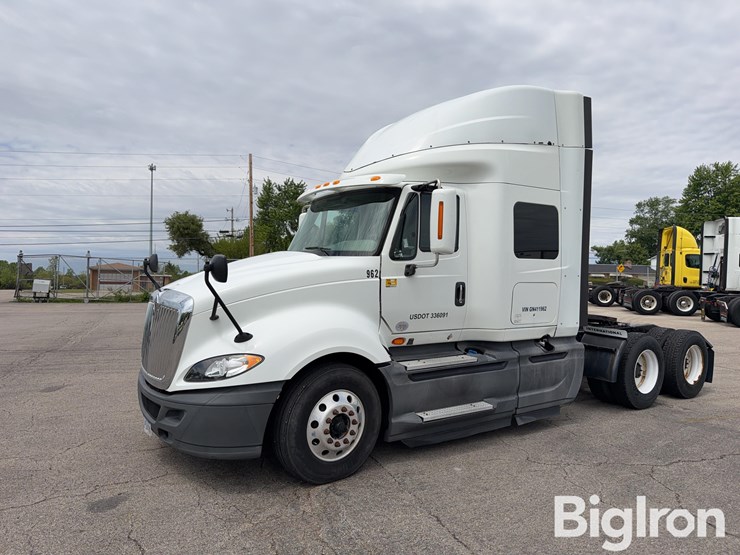 2016-international-prostar-image-1