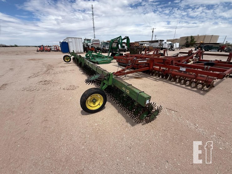 john-deere-400-image-2