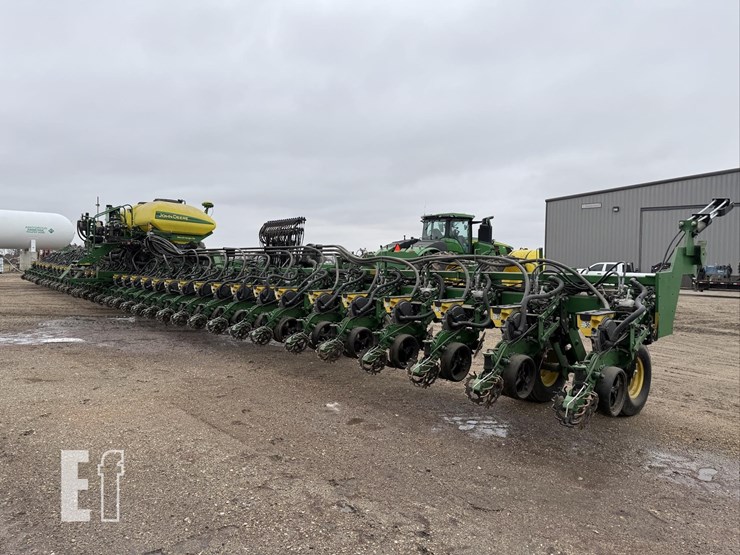2023-john-deere-db90-image-9