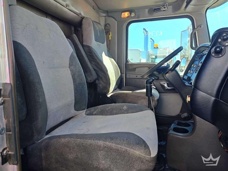 2012-kenworth-t800-image-16