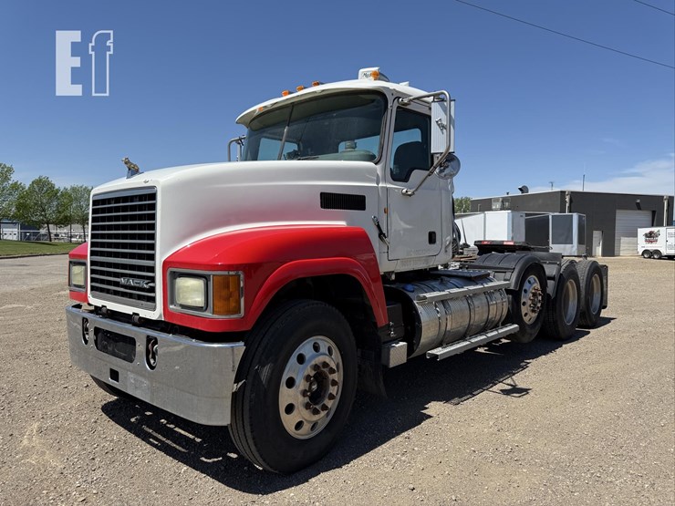 2012-mack-pinnacle-chu613-image-1