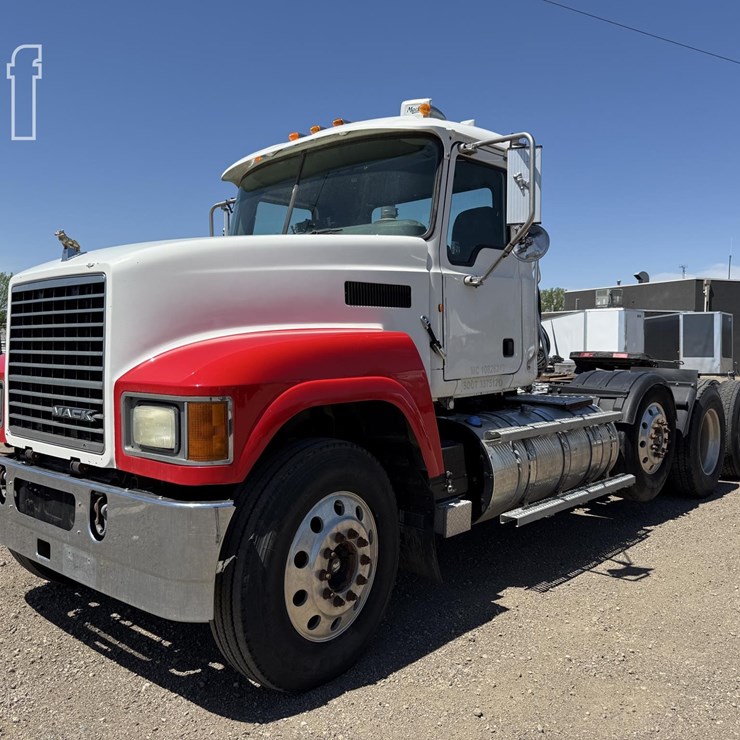 2012 MACK PINNACLE CHU613
