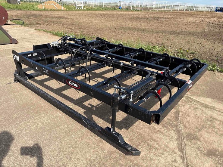 kuhns-510f-skidloader-bale-accumulator-image-1