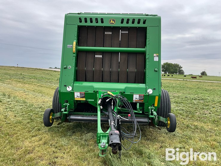 2021-john-deere-560r-image-2