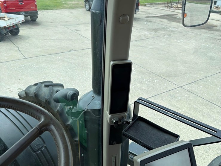 2012-john-deere-8310r-image-53