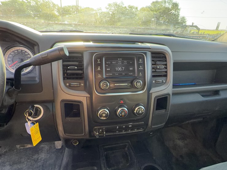 2017-dodge-3500-image-21