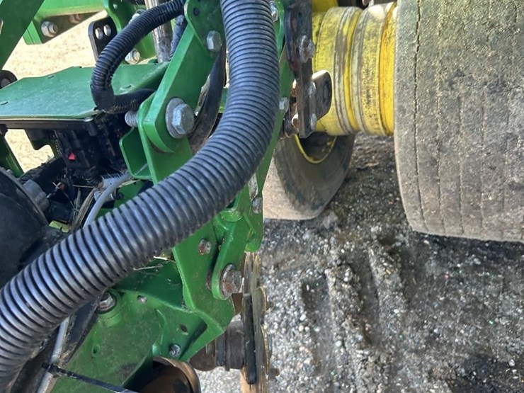 2023-john-deere-db90-image-55