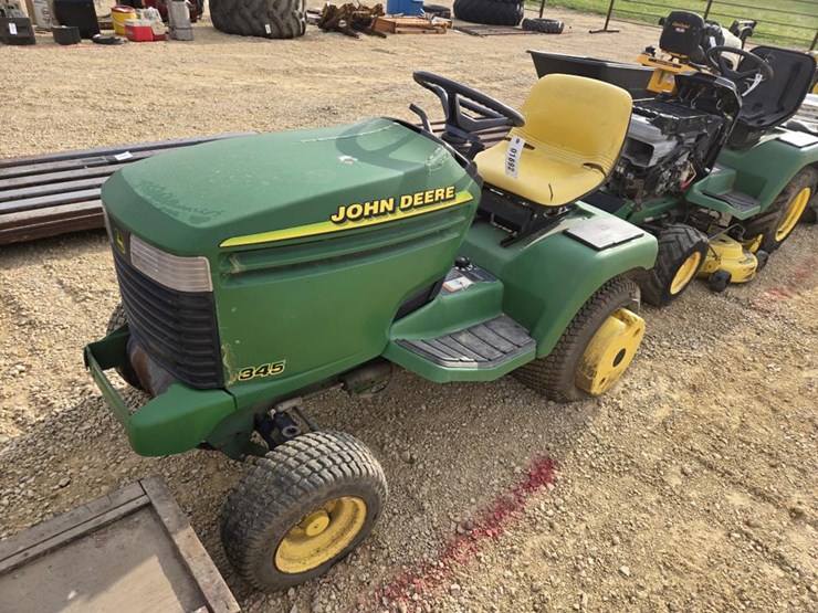 john-deere-345-image-6