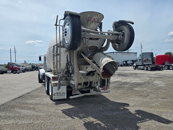 2014-peterbilt-365-image-18